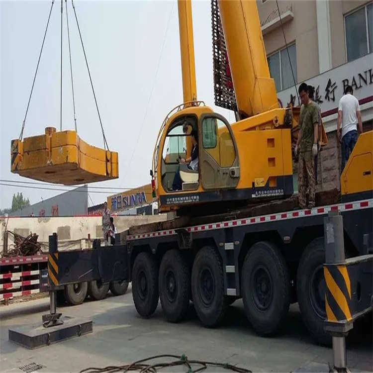 新丰当地吊车出租|机器吊装|75吨|工厂搬迁服务